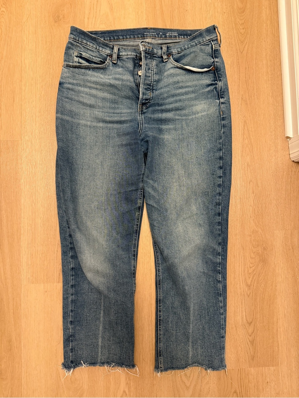 Old Navy Cropped Straight Mid Blue Jeans